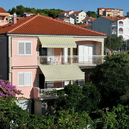 Apartment Karlo *